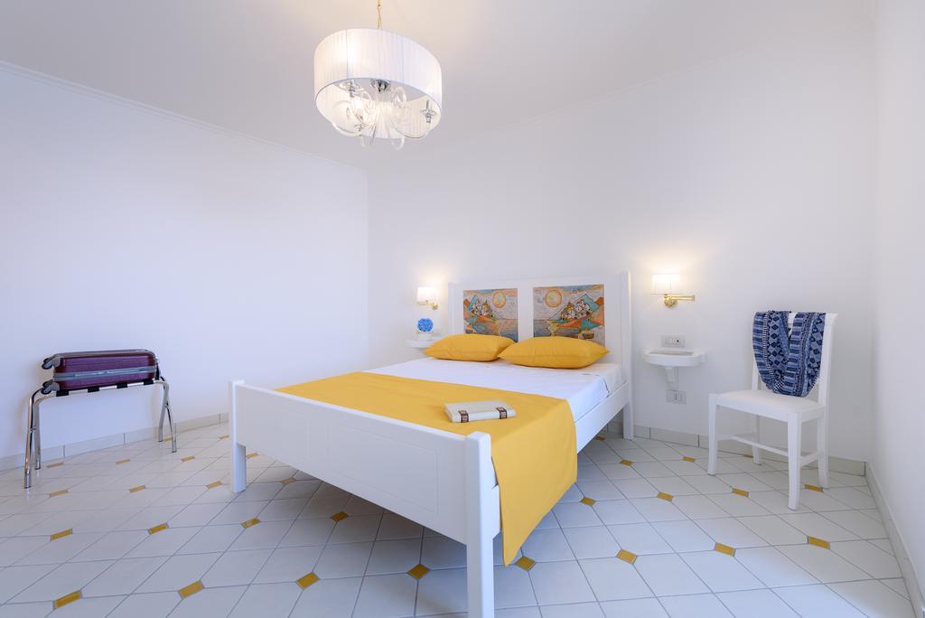 Vista D'Amalfi Bed and Breakfast Eksteriør billede